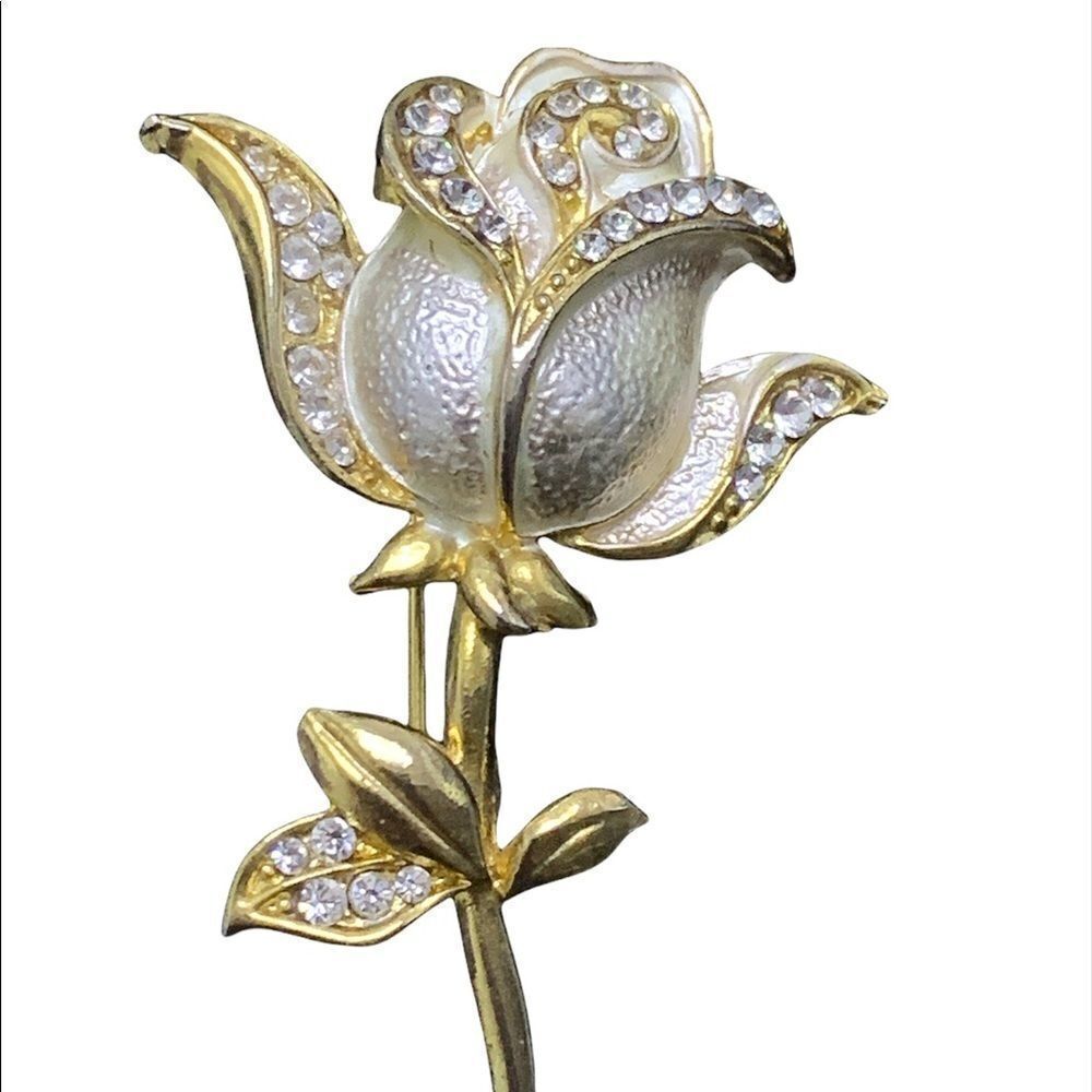 Vintage LADY REMINGTON Goldtone METALLICpearl enamel and crystal rose brooch pin
